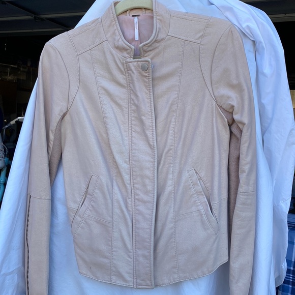 FREE PEOPLE  zip up faux suede in light pink - Picture 1 of 3